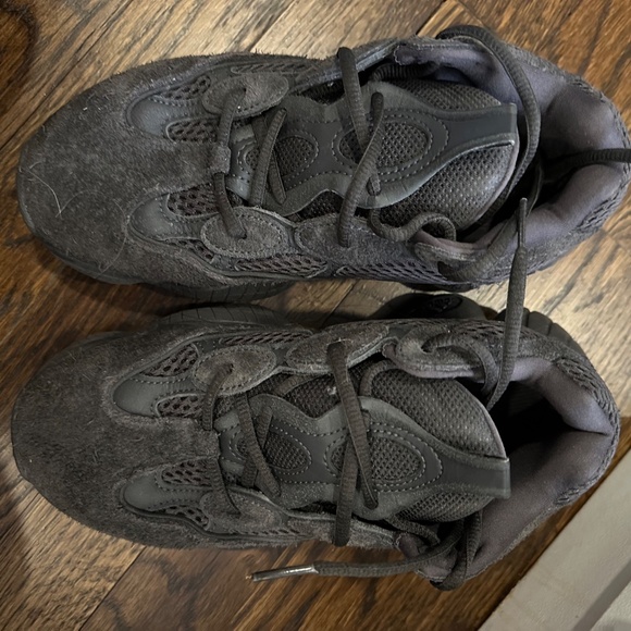 Shoes - Picture 2 of 4